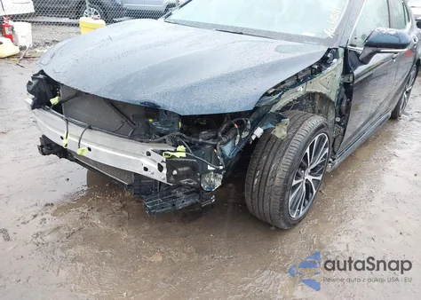 2018 Toyota Camry Se from USA, damaged, VIN 4T1B11HK4JU615139